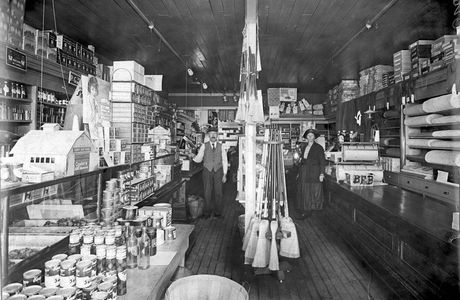 Pioneer General Store Antique Market