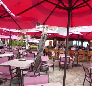 Mai Tai Bar at Royal Hawaiian Hotel