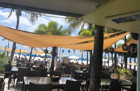 Bongos Beach Bar & Grille