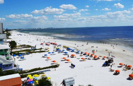 Fort Myers Beach Art Association and Gallery
