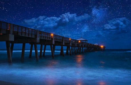 Juno Beach Pier