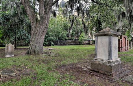 Colonial Park Cemetery
