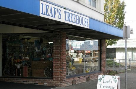 Leafs Treehouse Antiques & Collectables Mall