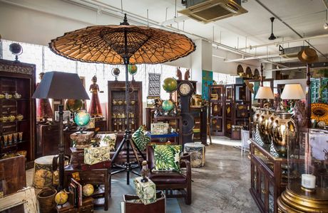 Bullrush Antiques & Home Decor