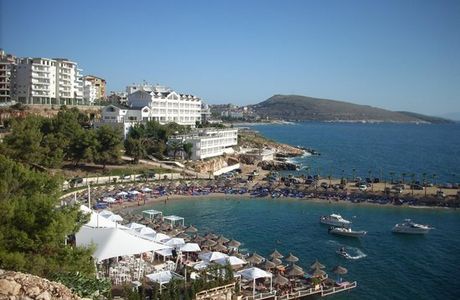 Santa Quaranta beach