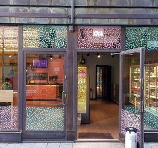 Pien Shop & Bar