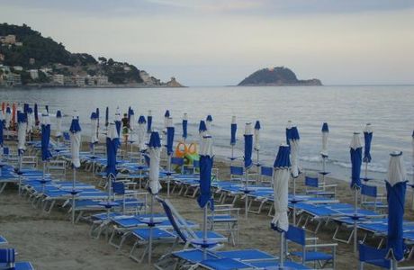 Il CHIOSCO- Bagni Manin Alassio