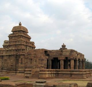 Malegitti Shivalaya Fort and Temple