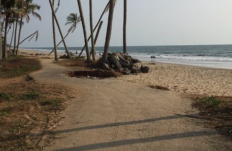 Kaddipuram Beach