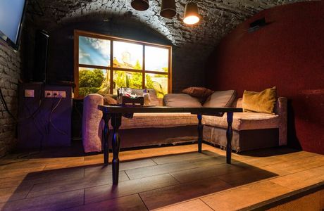Bizarre - Biz Lounge Bar