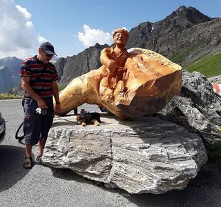Monumento a Michele Scarponi