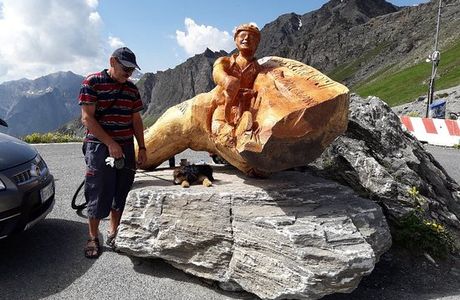 Monumento a Michele Scarponi