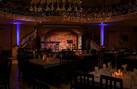 Die Blou Hond Dinner Theater