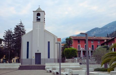 Chiesa di Santa Maria al Lago