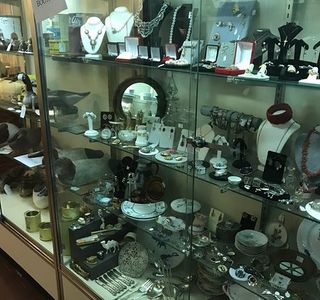 J.R.'s Antique Center
