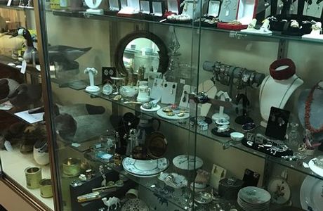 J.R.'s Antique Center