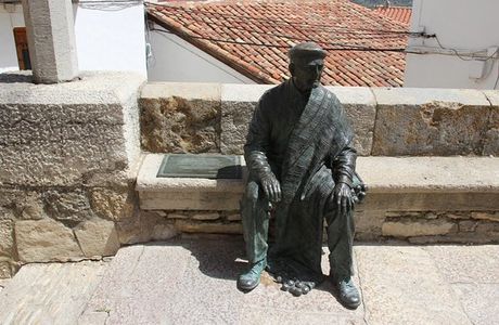 Julian Garcia Gisbert Monument