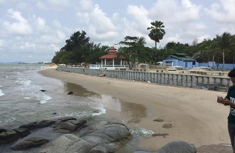 Nam Rin Beach