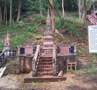 Wat Tham Khiri Wong