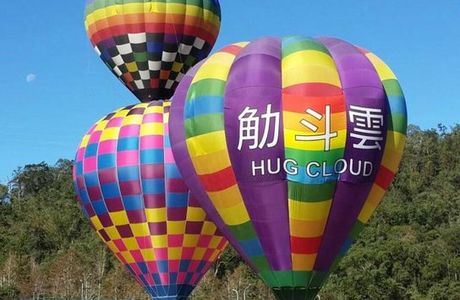Hug Cloud Flying Media