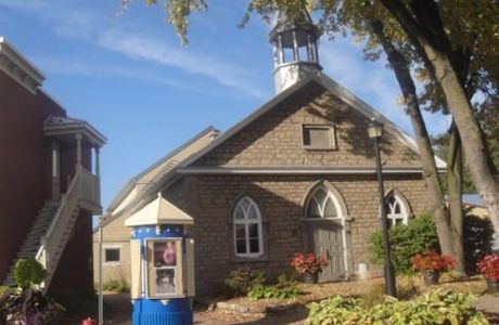 Le Centre D'art La petite eglise
