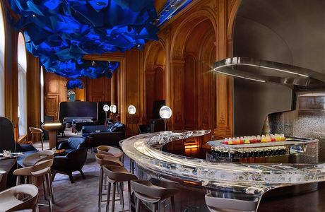 Luxury Bar