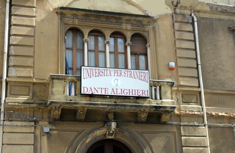 Palazzo San Gaetano - Universita per Stranieri Dante Alighieri