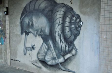 Fresque Femme Escargot