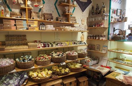 Medusa Gift and Art Shop