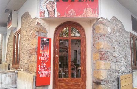 Totem Bar