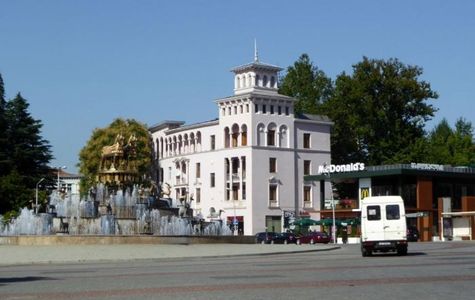 David Agmashenebeli Square 1