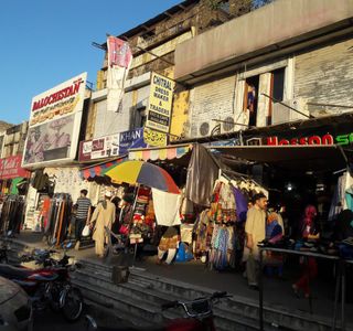 Aabpara market