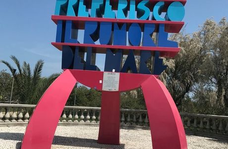 Lavorare, lavorare, lavorare preferisco il rumore del mare