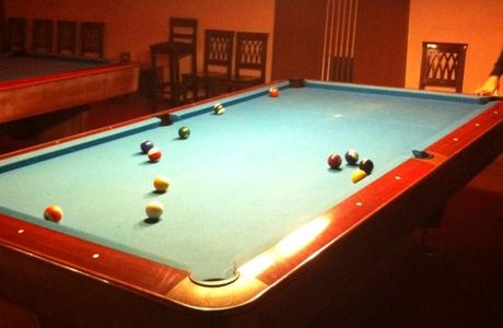 Harry's Billiard Club