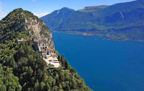 Il Santuario di Montecastello 1