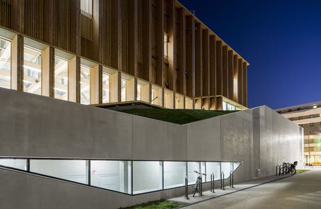 Tamanoshi Sogosportshall Rekure Center