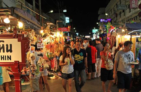 New Boss Night Market