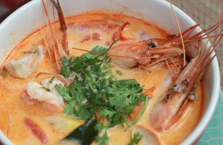 Tom Yum Thai Cooking School