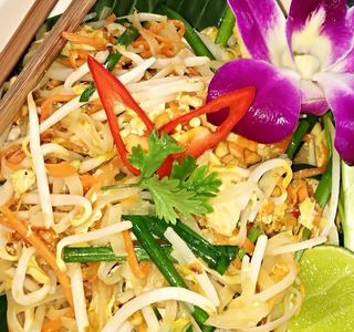 Aroy Aroy Thai Cooking School
