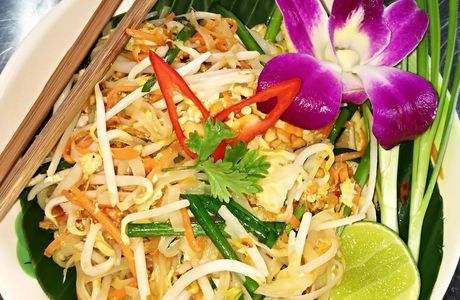 Aroy Aroy Thai Cooking School