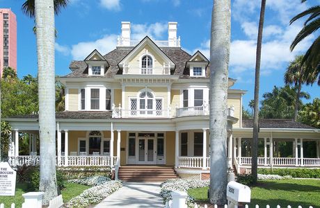 Burroughs Home & Gardens