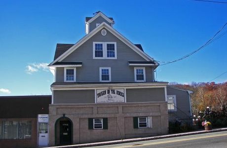 Tavern On The Rocks