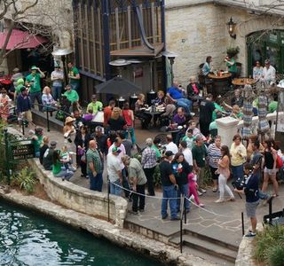 Waxy O'Connors on the Riverwalk