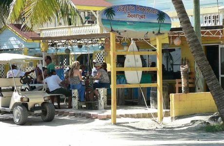 Wayos Beach Bar