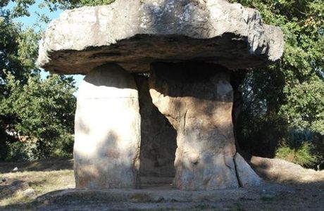 Le Dolmen de la Pierre de la Fée