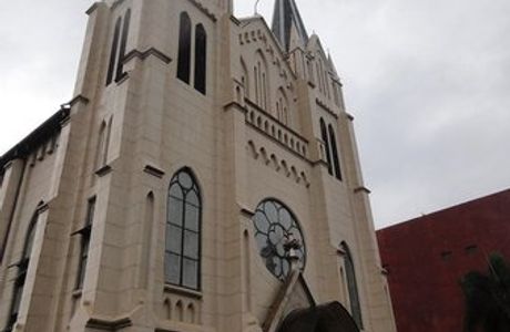 Kayutangan Church