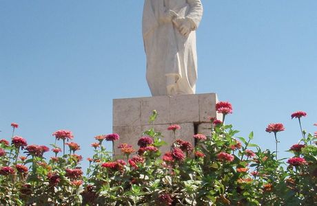 Saadi Statue