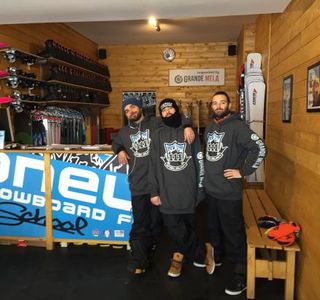 Oneleven Snowboard & Freeski School