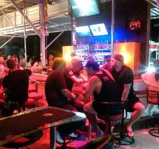 Butterfly Bar Laguna Plaza