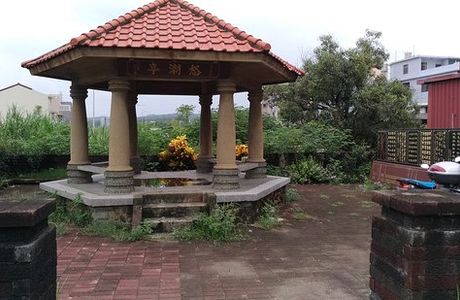 Nu Chao Gan Bu School Memorial Statues